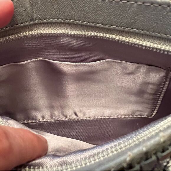 Grey Metal Mesh Evening Bag w/metal handle EYE CATCHIING! Satin interior - Picture 14 of 15